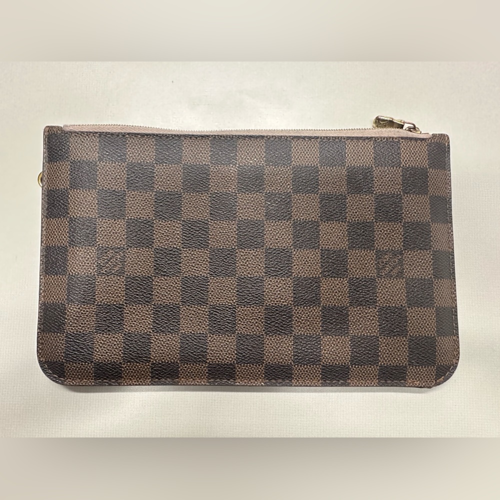 Louis Vuitton Neverfull Pouchette
